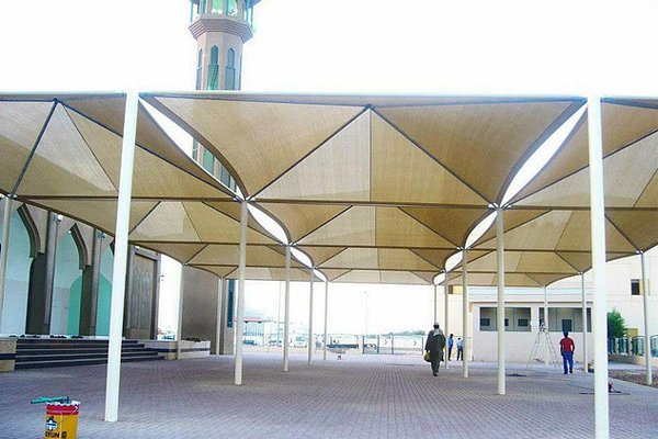 تركيب مظلات مساجد لحماية المصلين من الشمس الحارقة